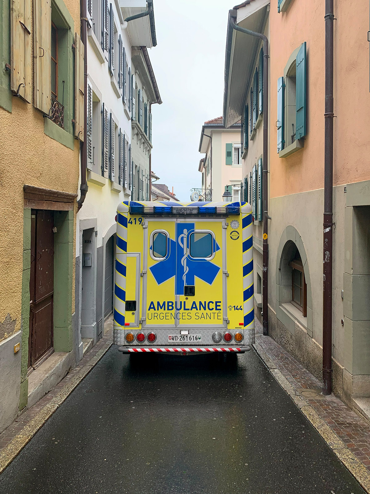 Fondation Urgence Santé - Galerie - Livre commémoratif - portfolio website - Schwarz&Co